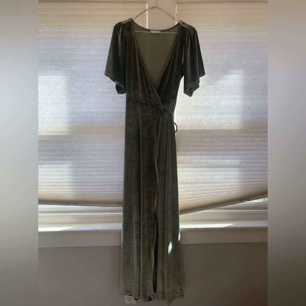 Meghan Velvet Wrap Maxi -sage